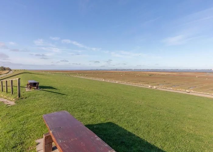 Idyllische Kleine Reetdachkate Mit Blick Ueber Felder - Kamin, Terrasse & Privatparkplatz Nyaraló Simonsberg