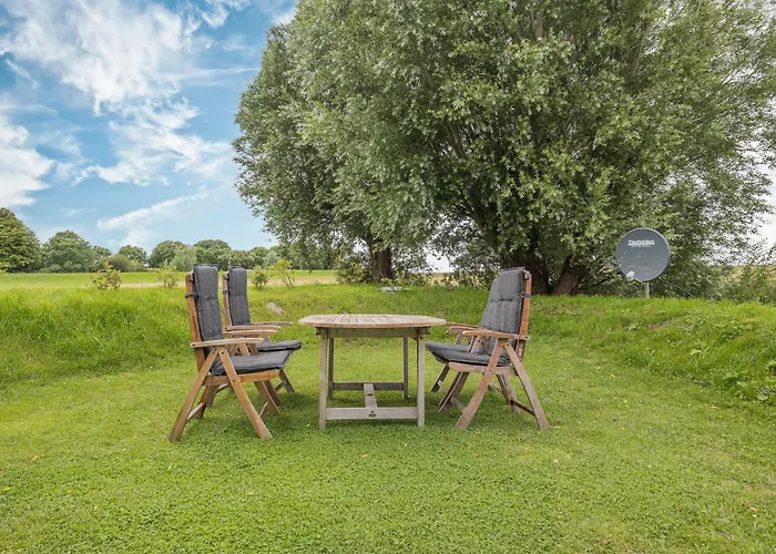 Vakantiehuis Idyllische Kleine Reetdachkate Mit Blick Ueber Felder - Kamin, Terrasse & Privatparkplatz *
